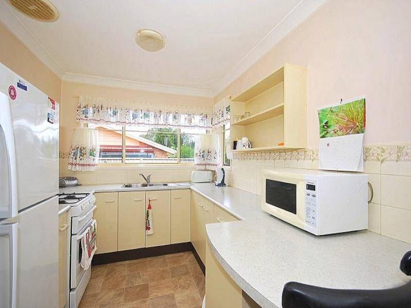 2/6 Cathy Crescent, Narara NSW 2250