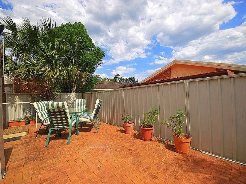 2/6 Cathy Crescent, Narara NSW 2250