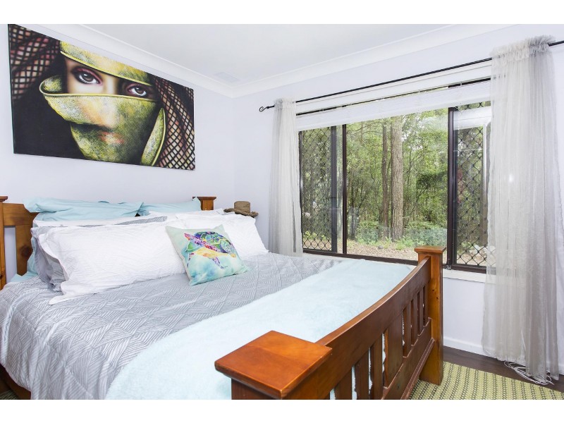 33 Oakglen Road, North Gosford NSW 2250