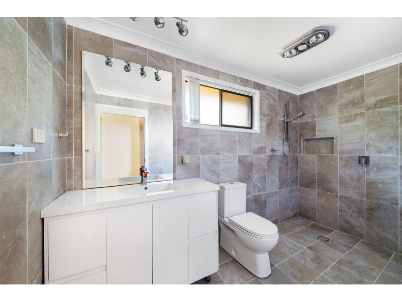 5 Fragar Avenue, Wyoming NSW 2250