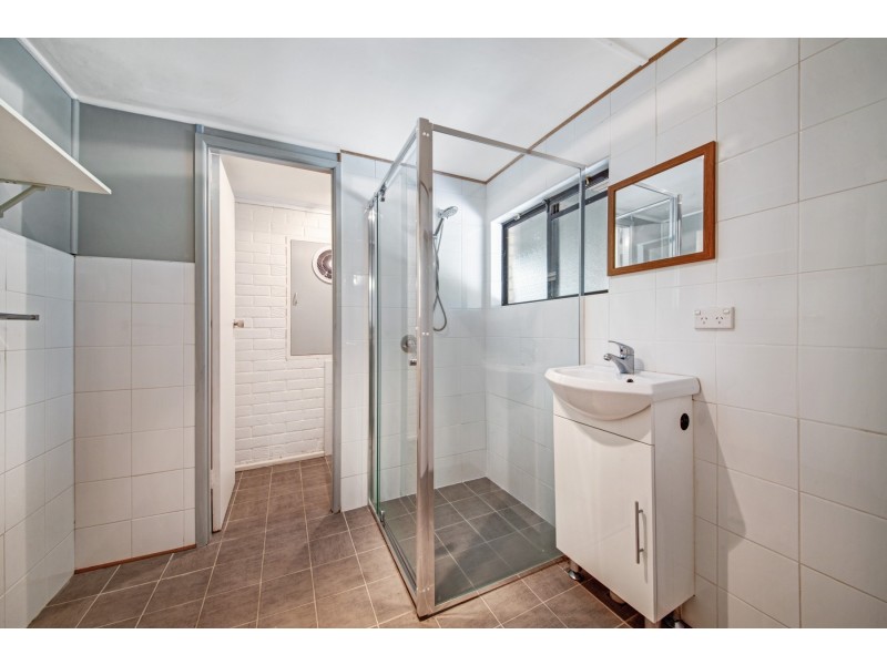 5 Fragar Avenue, Wyoming NSW 2250