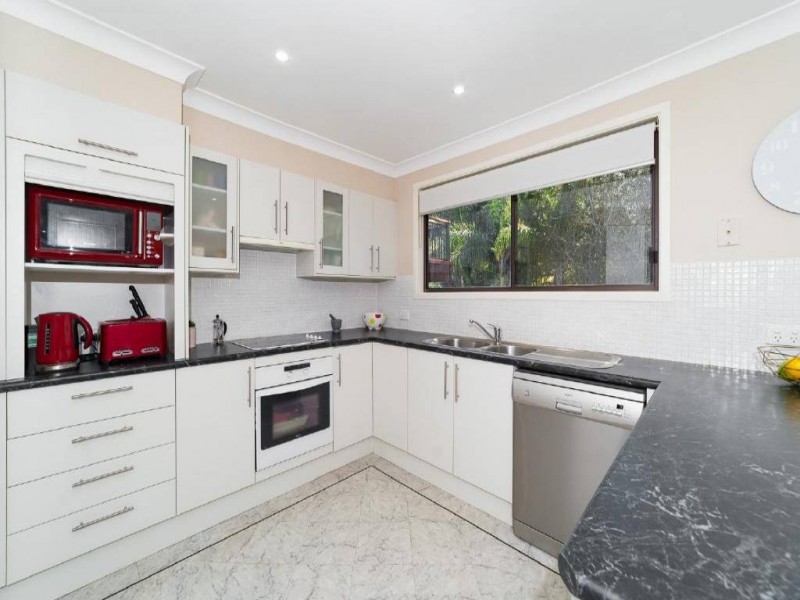 2 Yirik Close, Lisarow NSW 2250