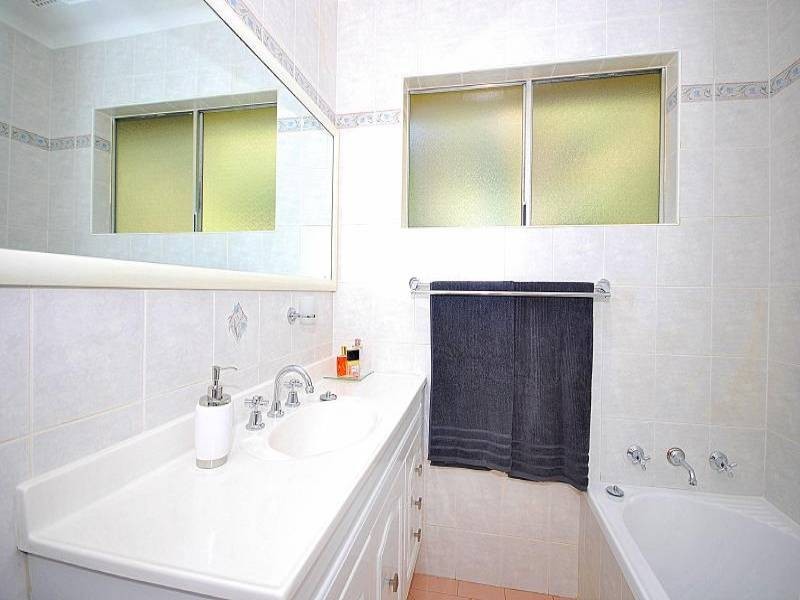 10 Joyce Avenue, Wyoming NSW 2250