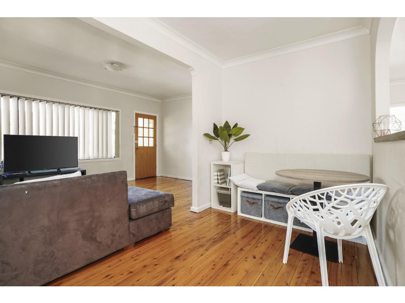 21 Dalton Street, Wyoming NSW 2250