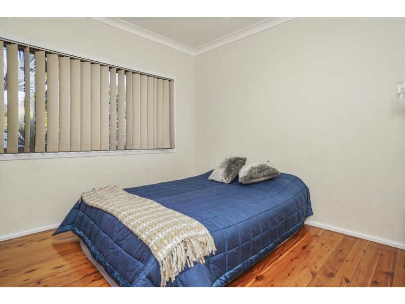 21 Dalton Street, Wyoming NSW 2250