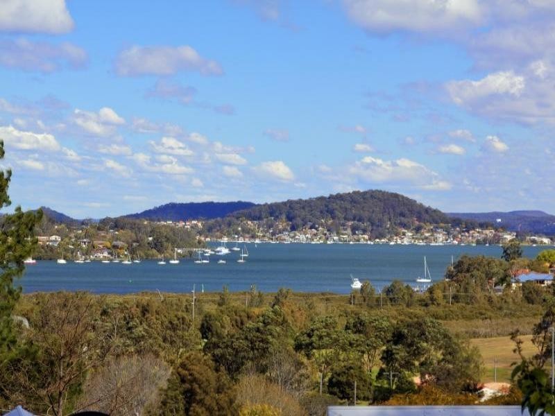 33 Headlam Parade, Springfield NSW 2250