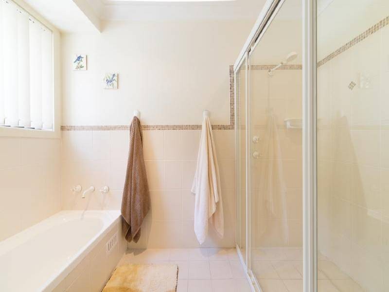 27 Robert Holl Drive, Ourimbah NSW 2258