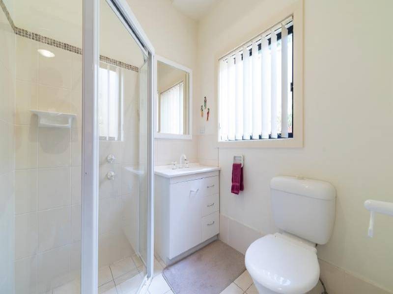 27 Robert Holl Drive, Ourimbah NSW 2258