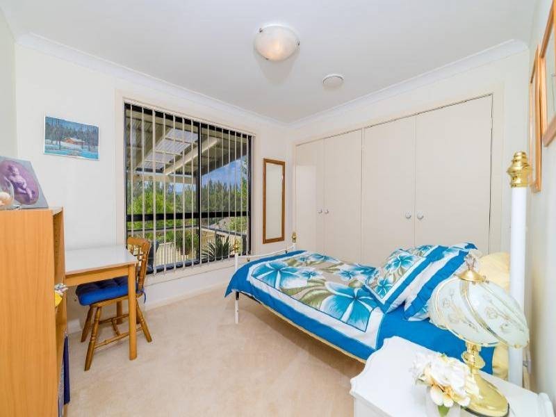 27 Robert Holl Drive, Ourimbah NSW 2258