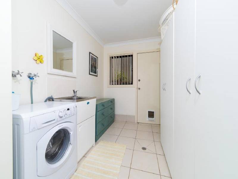 27 Robert Holl Drive, Ourimbah NSW 2258
