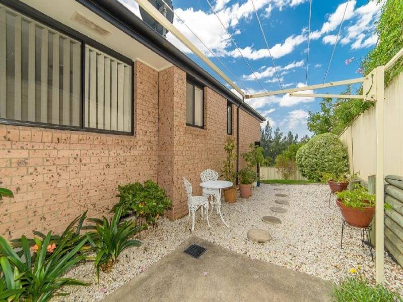 27 Robert Holl Drive, Ourimbah NSW 2258