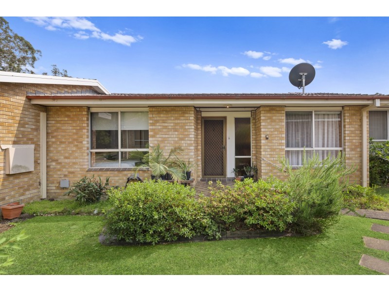 9/4 Kalawarra Road, Wyoming NSW 2250