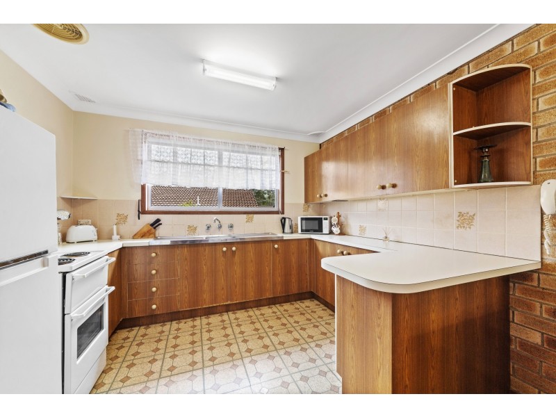 9/4 Kalawarra Road, Wyoming NSW 2250