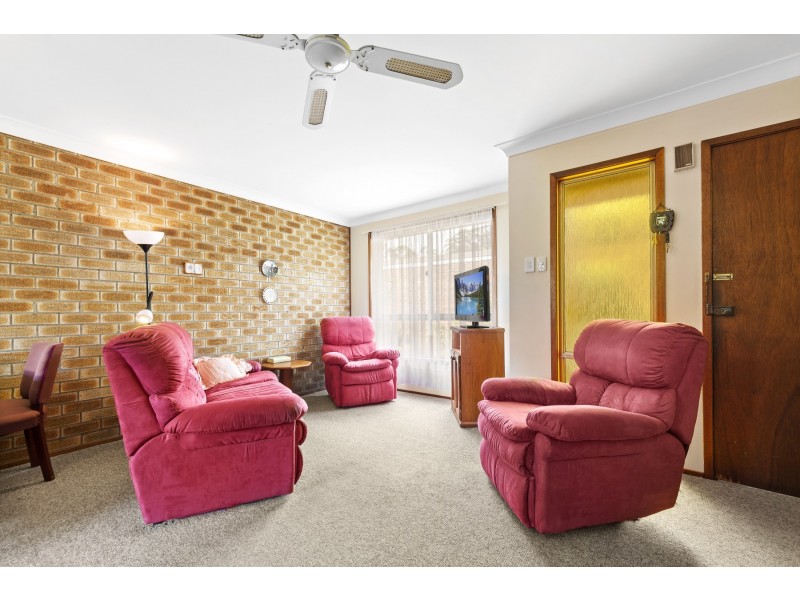 9/4 Kalawarra Road, Wyoming NSW 2250