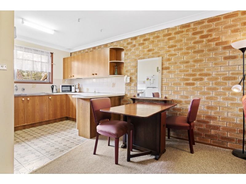 9/4 Kalawarra Road, Wyoming NSW 2250