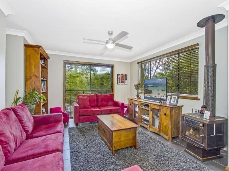 17 Oakglen Road, North Gosford NSW 2250