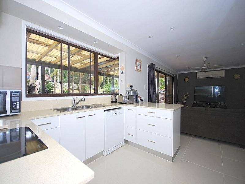 43 Blackbutt Street, Wyoming NSW 2250