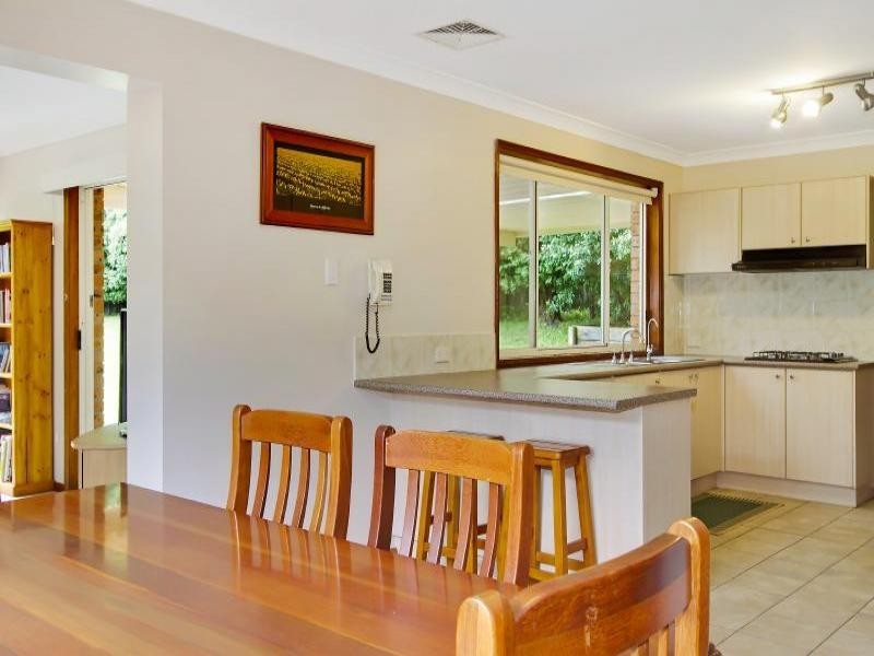 8 Leafleigh Close, Lisarow NSW 2250