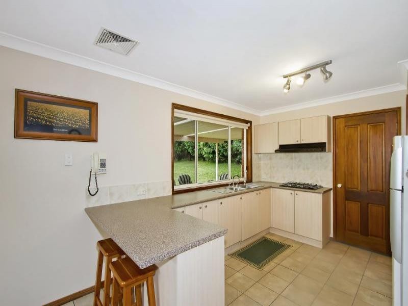8 Leafleigh Close, Lisarow NSW 2250