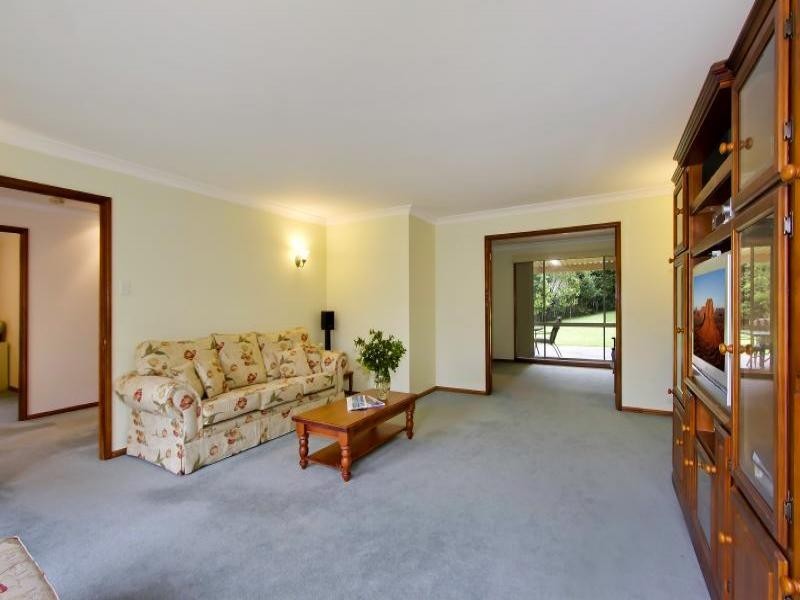 8 Leafleigh Close, Lisarow NSW 2250