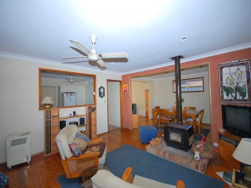 22 Angus Avenue, Wyoming NSW 2250