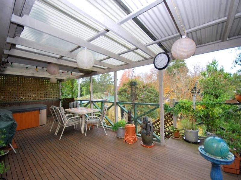 22 Angus Avenue, Wyoming NSW 2250