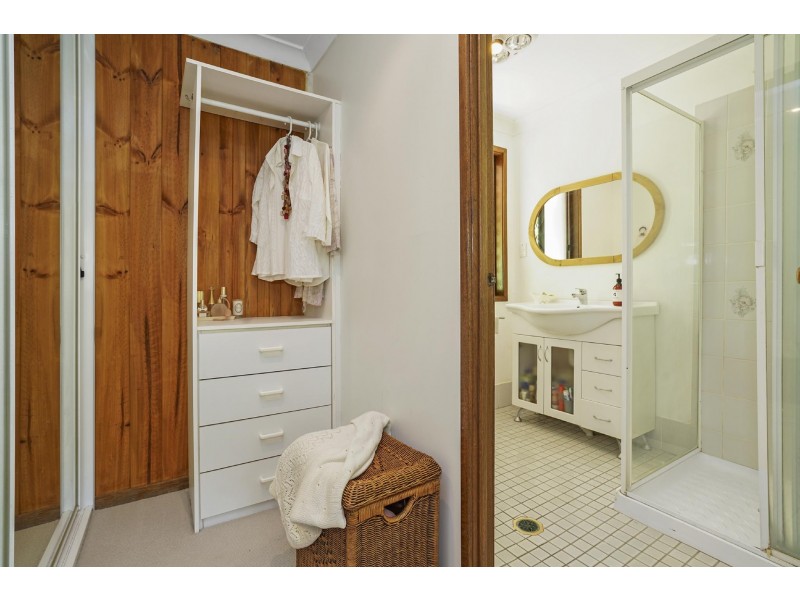 15E Paperbark Close, Wyoming NSW 2250