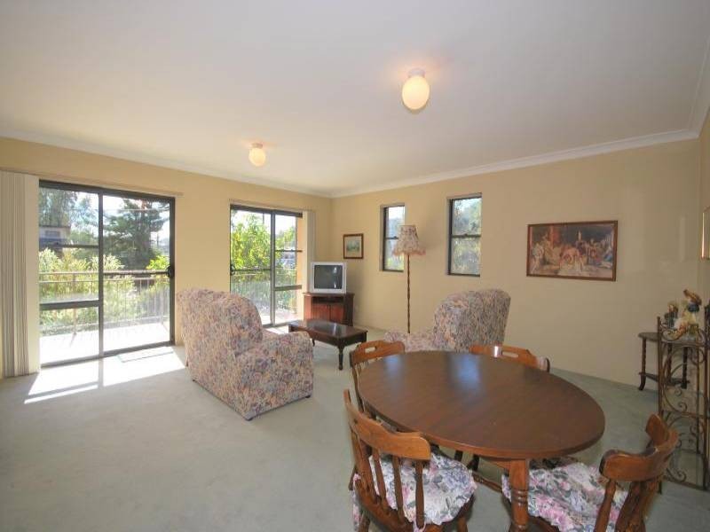 2/111 Faunce Street, Gosford NSW 2250