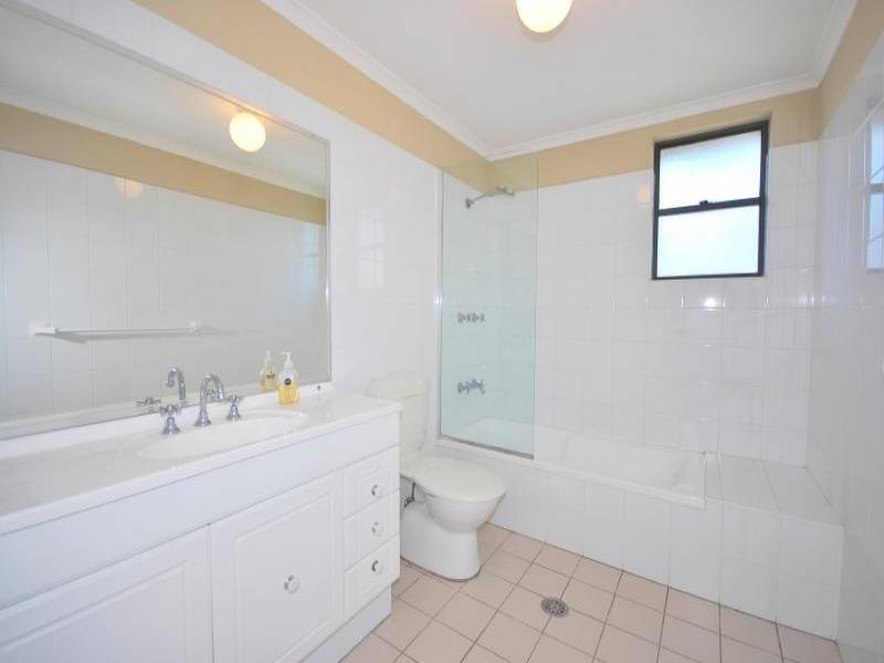 2/111 Faunce Street, Gosford NSW 2250