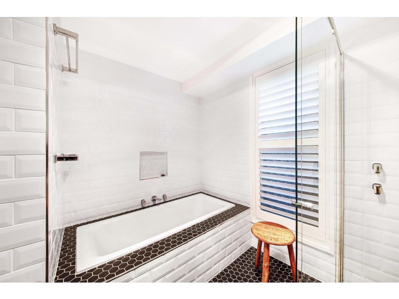 4 Cottesloe Avenue, Lisarow NSW 2250