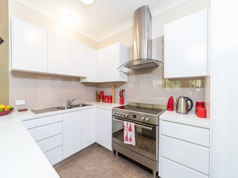 4 Janine Close, Lisarow NSW 2250