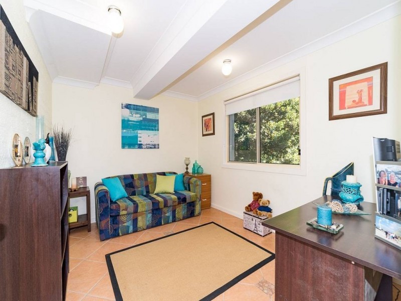 4 Janine Close, Lisarow NSW 2250