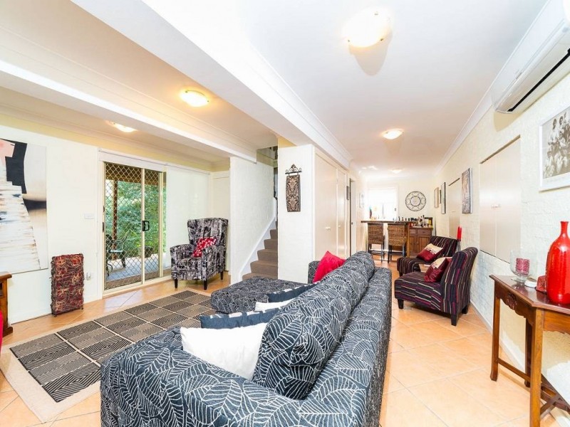4 Janine Close, Lisarow NSW 2250