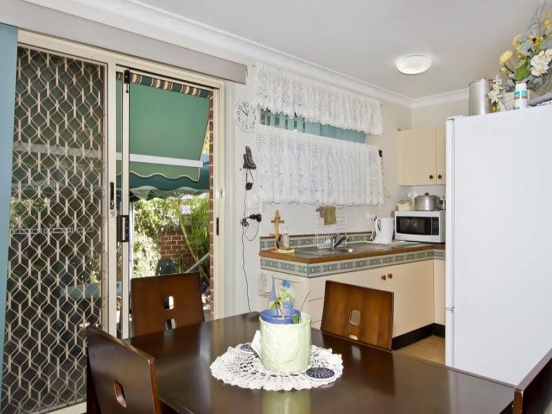 1/31 Cary Street, Wyoming NSW 2250