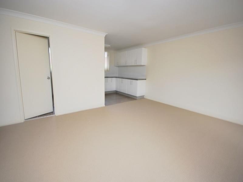 11/4 Kalawarra Road, Wyoming NSW 2250