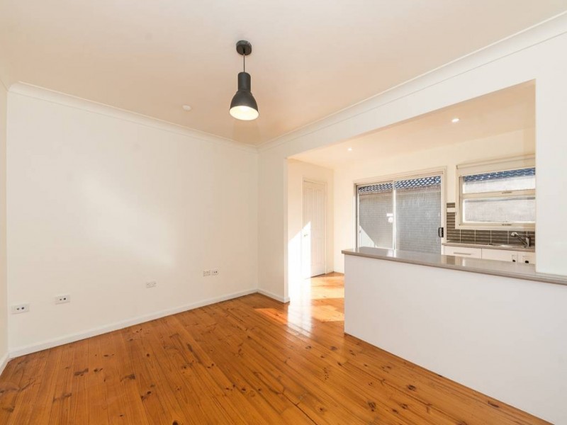 1/28 Renwick Street, Wyoming NSW 2250