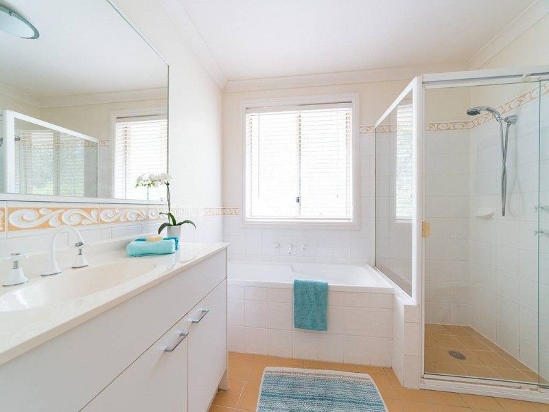 1 Old Farm Place, Ourimbah NSW 2258