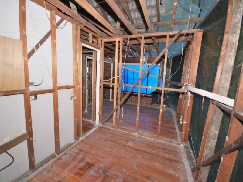 16 Nalkari Avenue, Wyoming NSW 2250