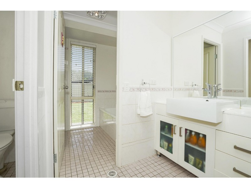 46 Coachwood Dr, Ourimbah NSW 2258