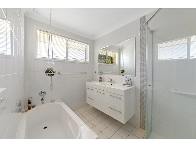 19 Georgia Avenue, Wyoming NSW 2250