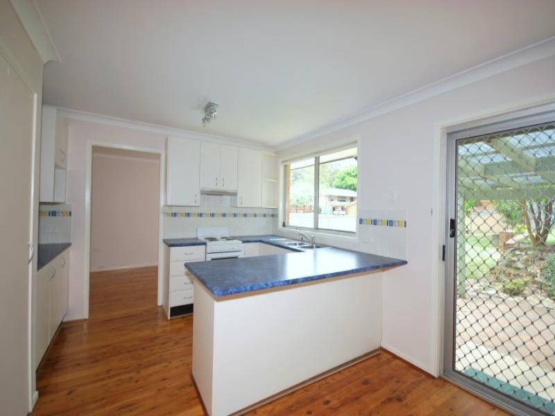27 Fragar Avenue, Wyoming NSW 2250