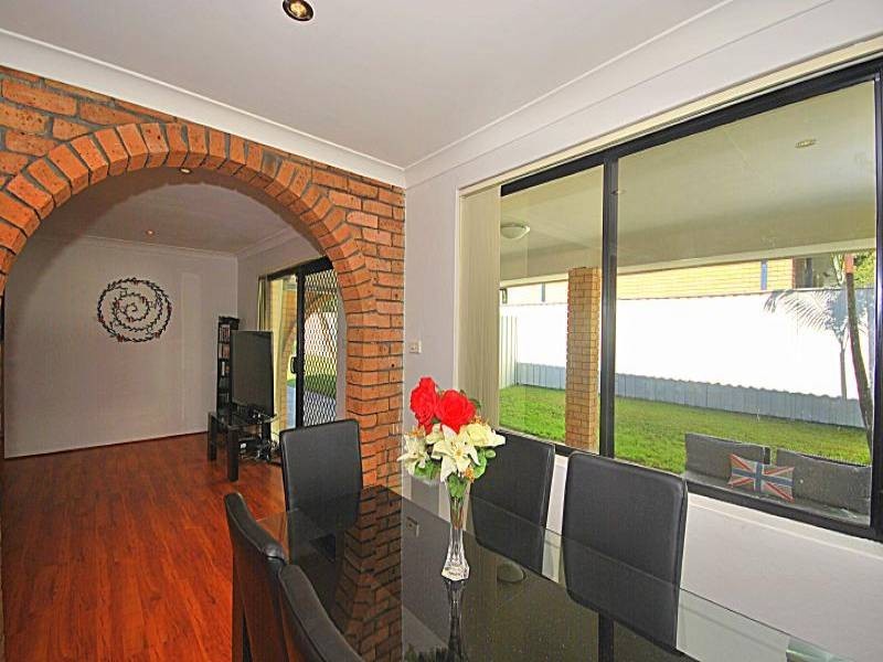 43 North Crescent, Wyoming NSW 2250