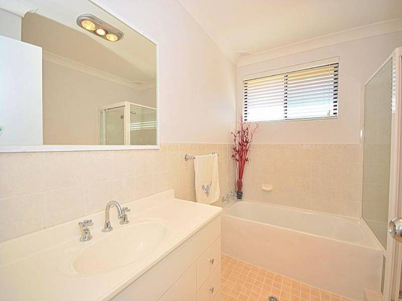 43 North Crescent, Wyoming NSW 2250