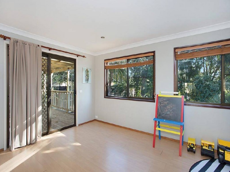 33 Elizabeth Street, Wyoming NSW 2250