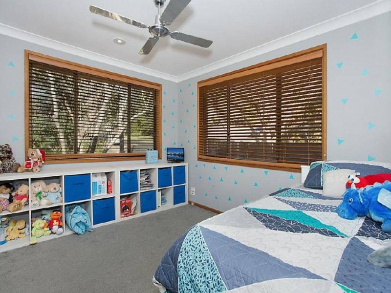 33 Elizabeth Street, Wyoming NSW 2250