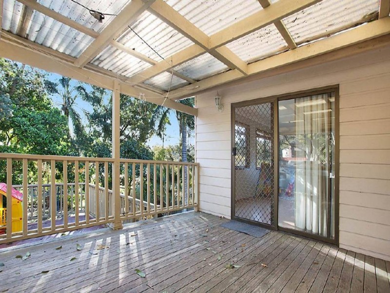 33 Elizabeth Street, Wyoming NSW 2250