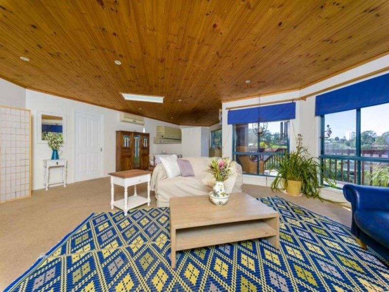 11 Stewart Brougham Close, Lisarow NSW 2250