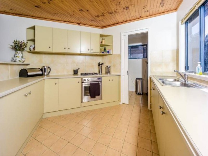 11 Stewart Brougham Close, Lisarow NSW 2250