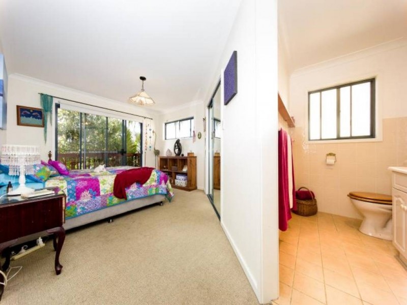 11 Stewart Brougham Close, Lisarow NSW 2250