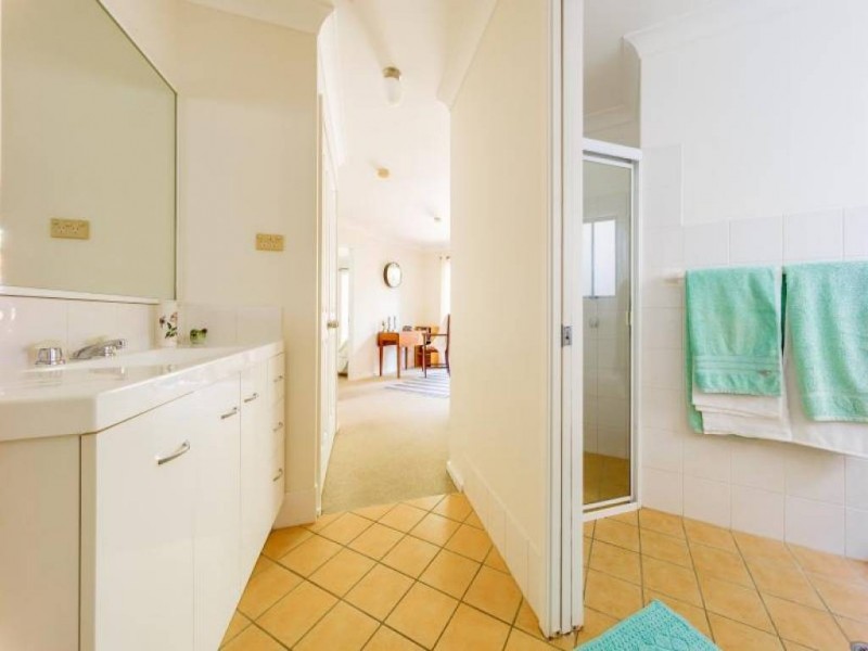 11 Stewart Brougham Close, Lisarow NSW 2250